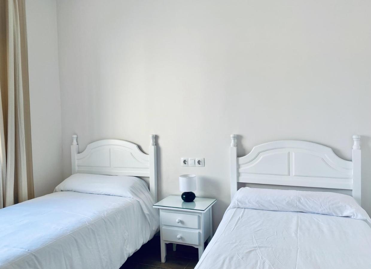 Apartamentos Turisticos Santo Rostro Chipiona Luaran gambar