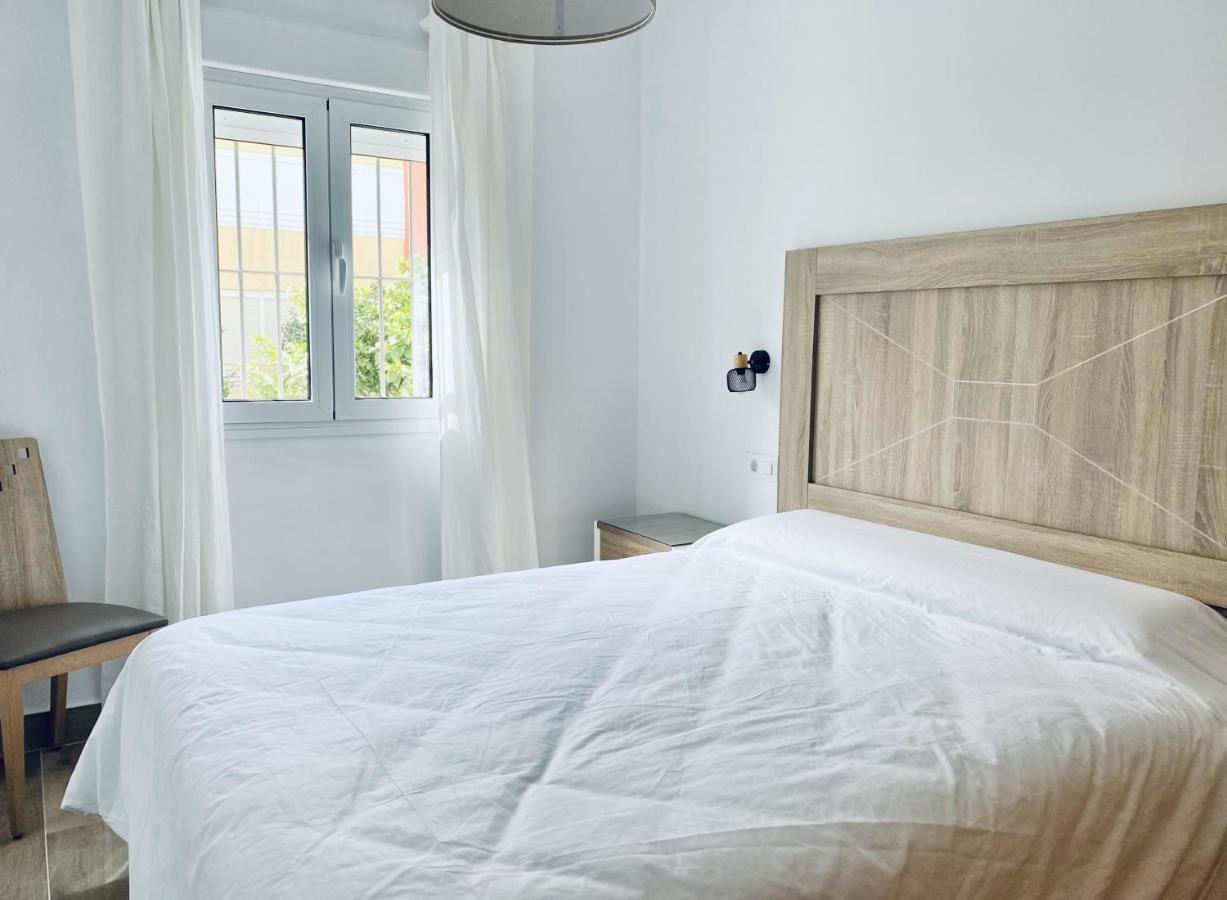 Apartamentos Turisticos Santo Rostro Chipiona Luaran gambar