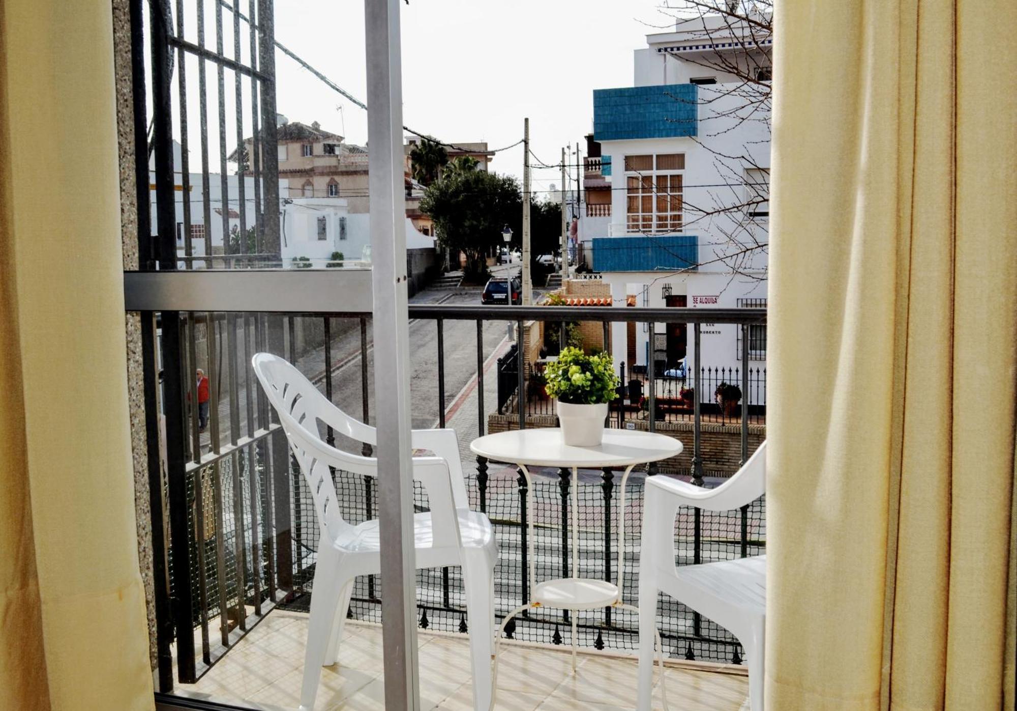 Apartamentos Turisticos Santo Rostro Chipiona Bilik gambar