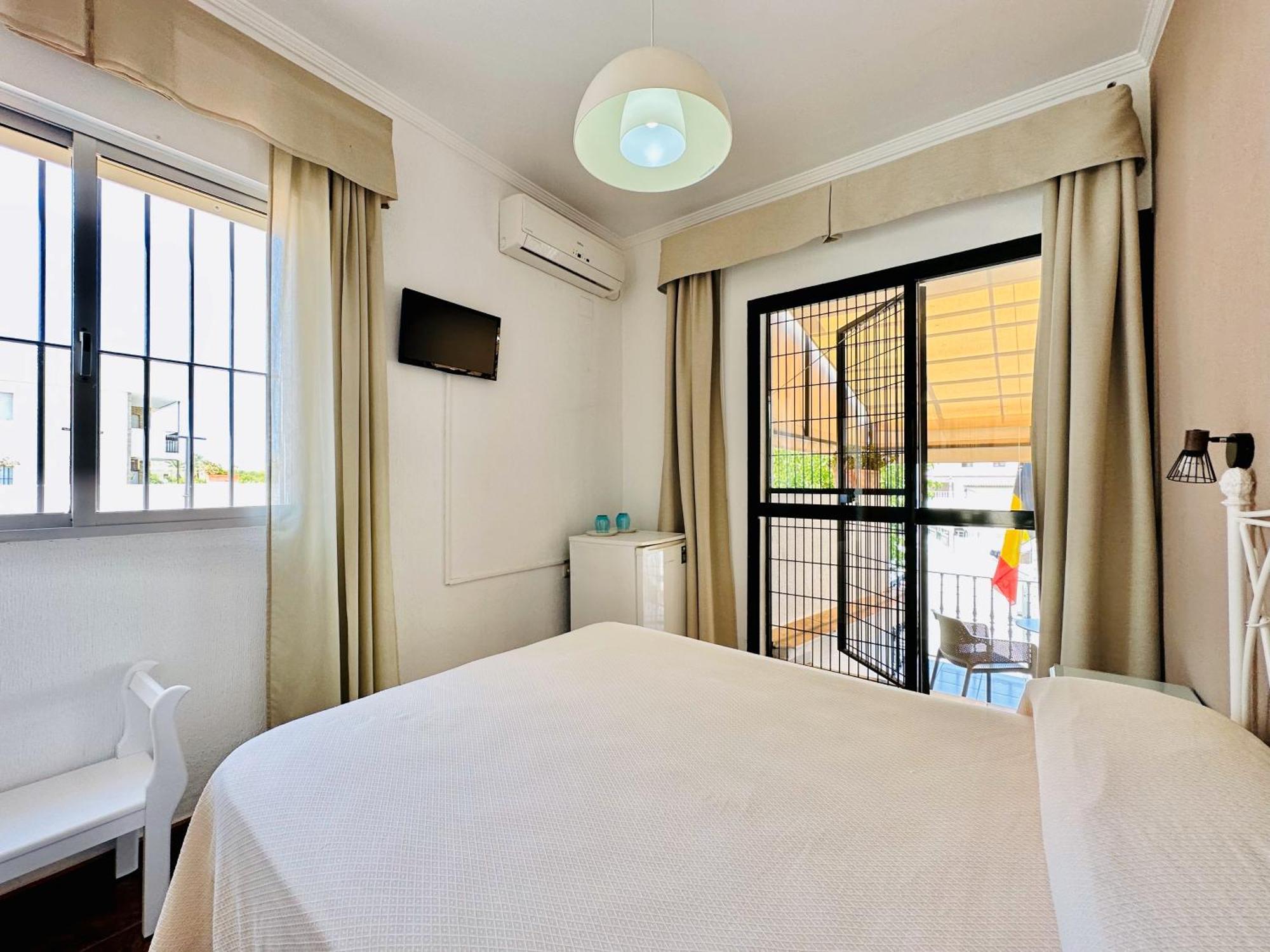 Apartamentos Turisticos Santo Rostro Chipiona Luaran gambar